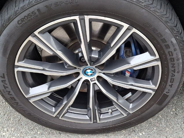 Used 2024 BMW X5 xDrive50e w/ M Sport Package AWD/4WD image 8