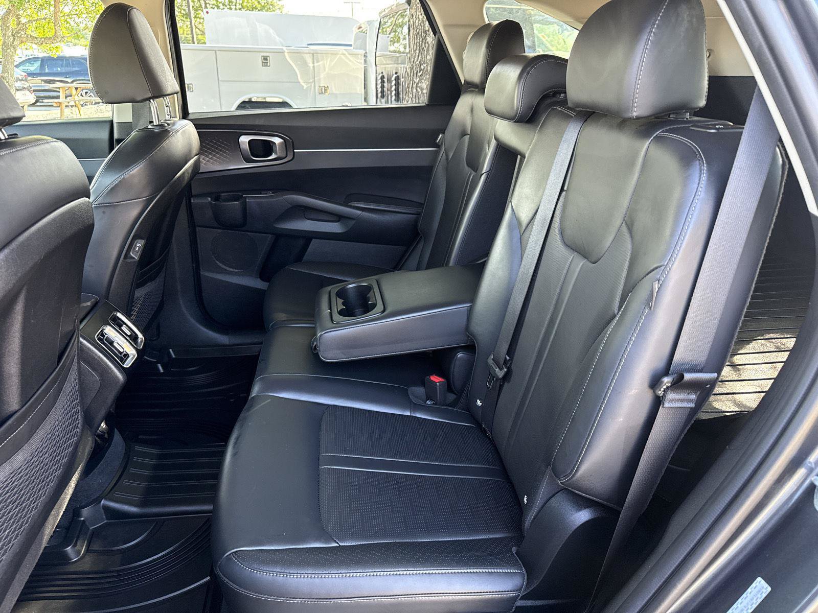 Used 2025 Kia Sorento S w/ Panoramic Sunroof Package AWD/4WD image 12