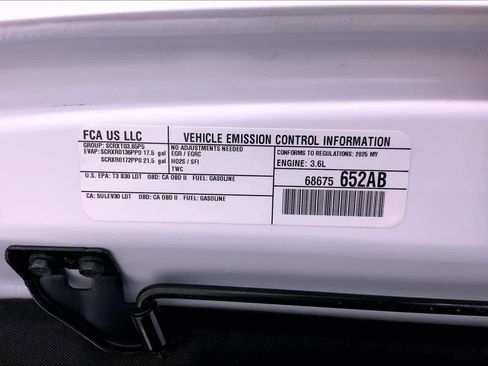 Used 2025 Jeep Wrangler Unlimited Sahara w/ Safety Group AWD/4WD image 31