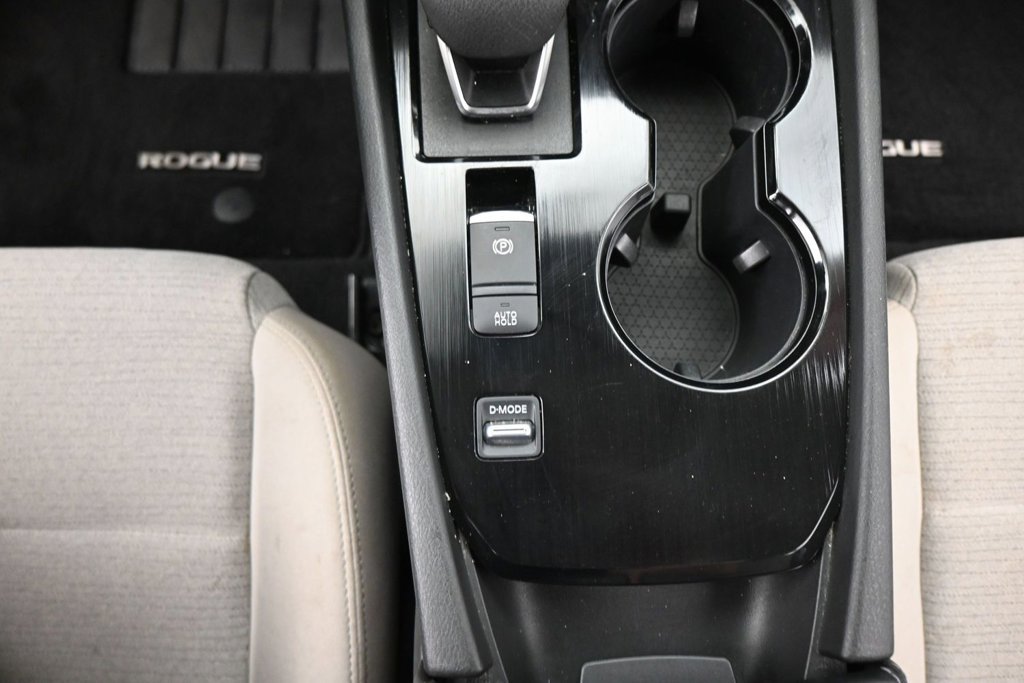 Used 2023 Nissan Rogue SV FWD image 14