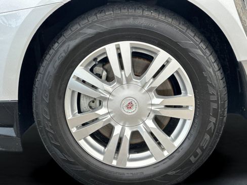 Used 2014 Cadillac SRX Luxury image 25