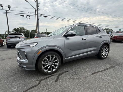 Used 2024 Buick Encore GX Avenir w/ Avenir Convenience Package FWD image 12