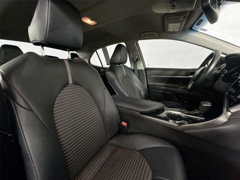 Used 2018 Toyota Camry SE w/ Convenience Package FWD image 37