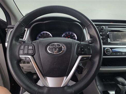 Used 2015 Toyota Highlander Plus image 11