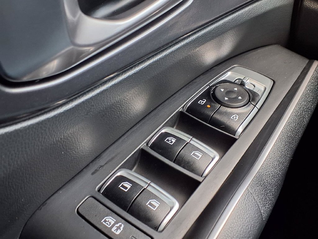 Certified 2025 Kia Sorento S FWD image 20