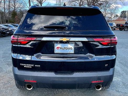 Used 2023 Chevrolet Traverse LT image 9
