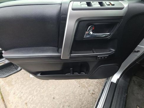 Used 2016 Toyota 4Runner Limited AWD/4WD image 10