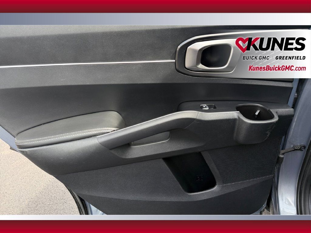 Used 2024 Kia Sorento S FWD image 33