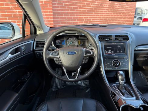 Used 2014 Ford Fusion Titanium image 10