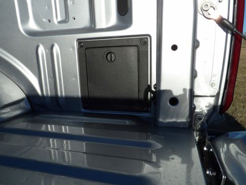 Used 2025 Ford F150 XLT w/ Equipment Group 302A MID image 11