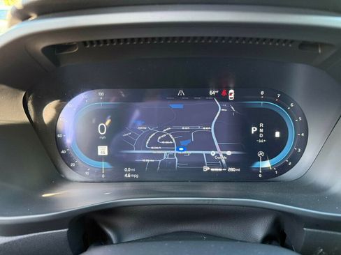 Used 2025 Volvo XC40 B5 Core image 4