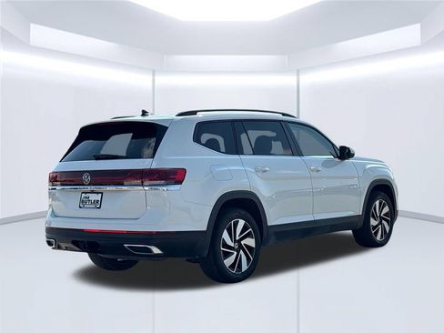 Used 2025 Volkswagen Atlas SE FWD image 7