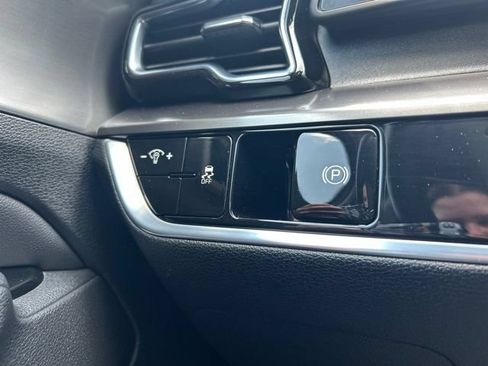 Used 2023 Kia Sportage EX FWD image 16