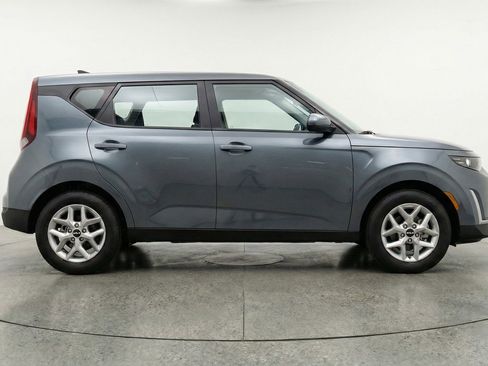 Used 2025 Kia Soul LX w/ LX Technology Package image 11