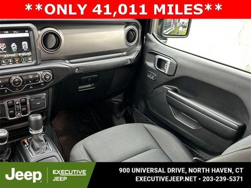 Certified 2021 Jeep Gladiator Willys image 23