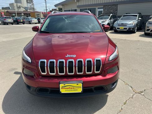 Used 2014 Jeep Cherokee Latitude w/ Cold Weather Group AWD/4WD image 8