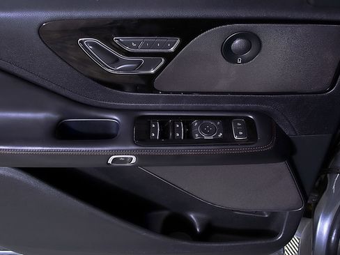 Used 2023 Lincoln Aviator Reserve w/ Equipment Group 201A image 19