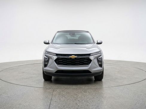 Used 2025 Chevrolet TrailBlazer LT image 2