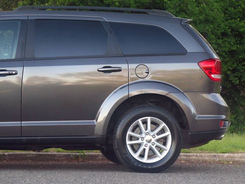 Used 2015 Dodge Journey SXT w/ Flexible Seating Group AWD/4WD image 32