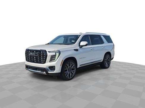 Certified 2025 GMC Yukon Denali Ultimate AWD/4WD image 4