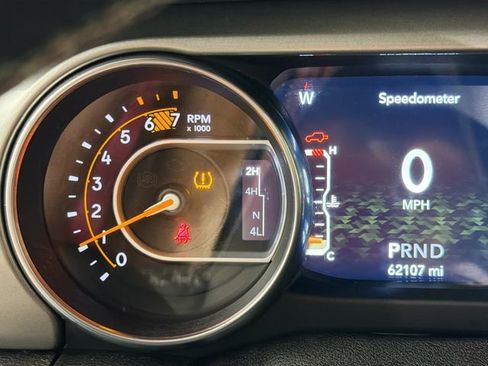 Used 2021 Jeep Wrangler Unlimited Sahara w/ Uconnect 4C Nav & Sound Group AWD/4WD image 13