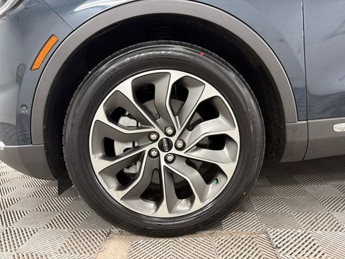 Used 2022 Lincoln Nautilus Reserve w/ Equipment Group 201A image 13