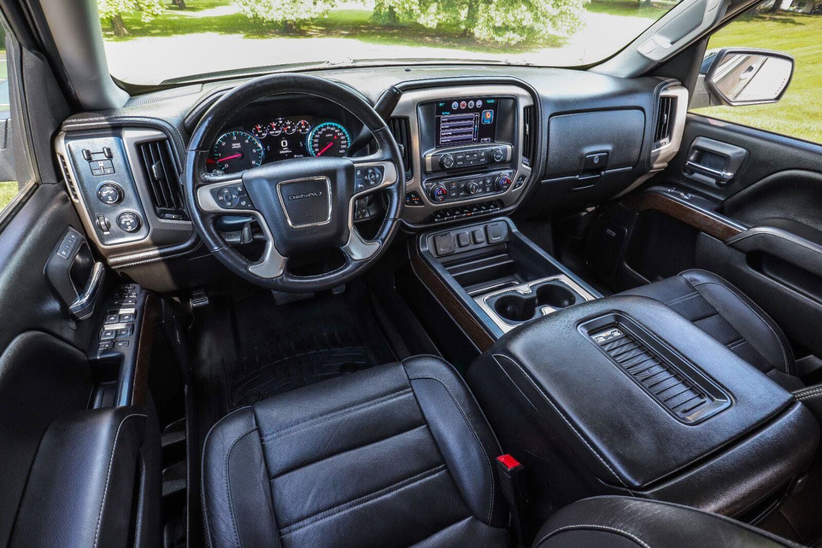Used 2018 GMC Sierra 1500 Denali w/ Denali Ultimate Package AWD/4WD image 24