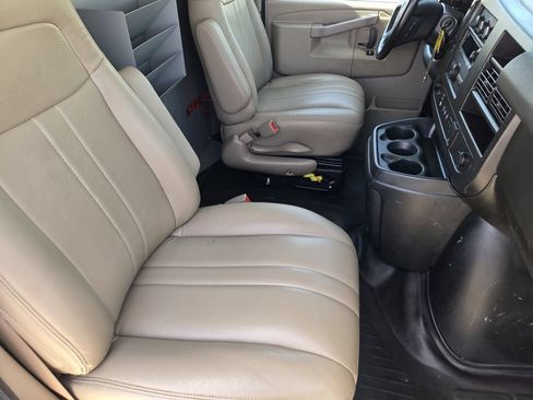 Used 2021 Chevrolet Express 3500 w/ Driver Convenience Package RWD image 14