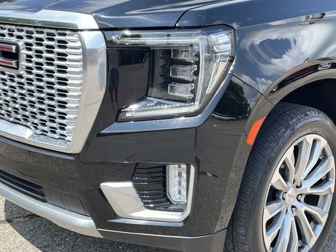 Used 2021 GMC Yukon XL Denali w/ Denali Premium Package AWD/4WD image 42