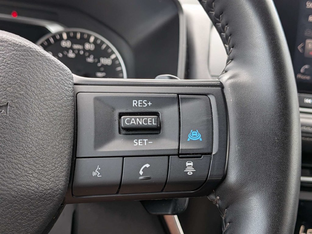 Used 2025 Nissan Rogue SV AWD/4WD image 30