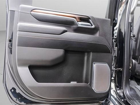 Used 2024 GMC Sierra 3500 Denali image 30