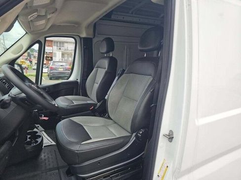 Used 2025 RAM ProMaster 2500 w/ Convenience Group FWD image 5
