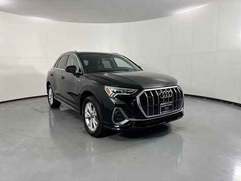 Used 2025 Audi Q3 2.0T Premium w/ Convenience Package AWD/4WD image 28