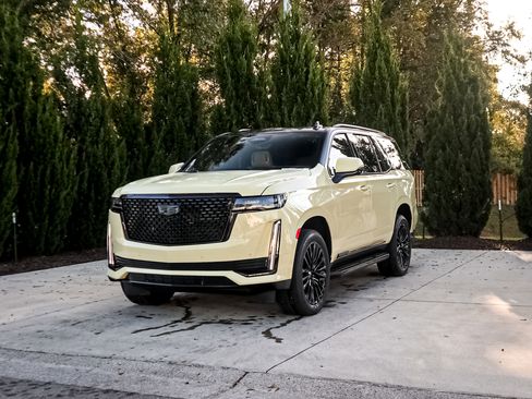 Used 2024 Cadillac Escalade Premium Luxury image 5