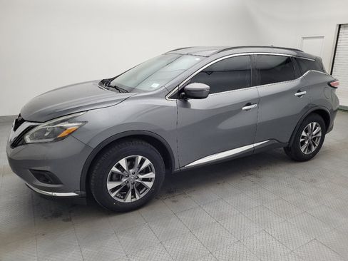 Used 2018 Nissan Murano SV FWD image 2