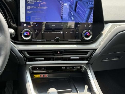 Used 2026 Lexus TX 350 AWD w/ Technology Package image 18