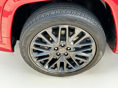 Used 2023 Jeep Compass Limited image 33