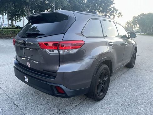 Used 2019 Toyota Highlander Limited AWD/4WD image 5