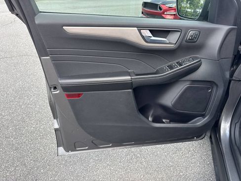 Used 2022 Ford Escape SEL w/ Technology Package FWD image 29