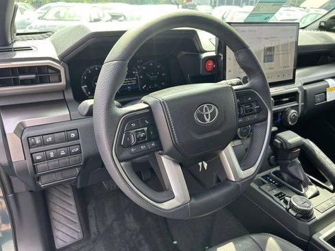 New 2026 Toyota 4Runner TRD Off-Road Premium AWD/4WD image 15