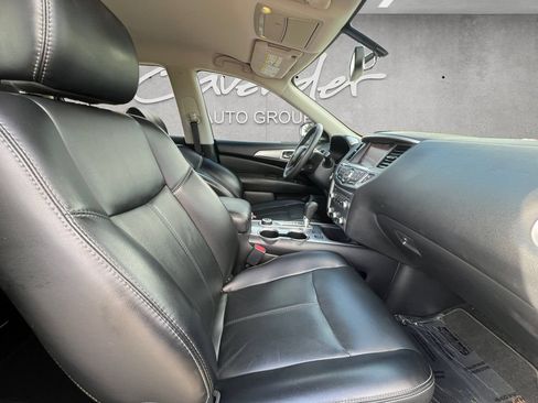 Used 2018 Nissan Pathfinder 4WD image 24