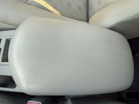 Used 2012 Toyota RAV4 4WD w/ Value Pkg image 34