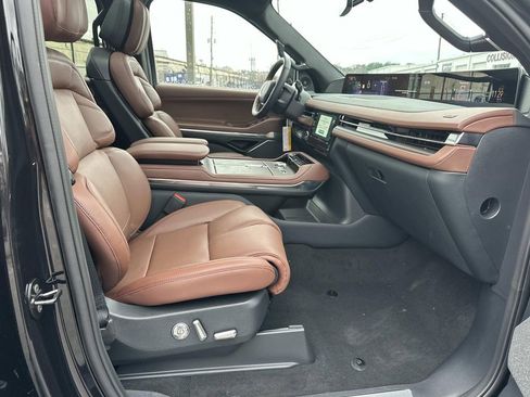 New 2026 Lincoln Navigator Reserve image 13