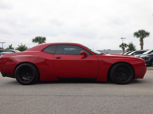 Used 2016 Dodge Challenger SRT Hellcat RWD image 6
