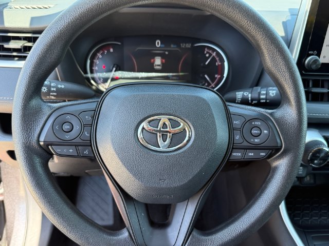 Used 2024 Toyota RAV4 XLE FWD image 17