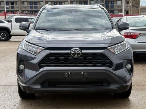Used 2021 Toyota RAV4 XLE Premium image 8