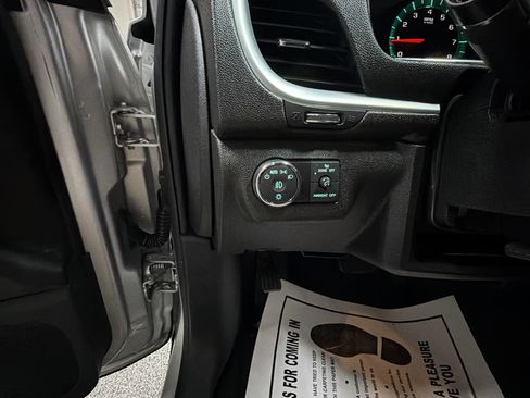 Used 2015 Chevrolet Traverse LT w/ Style and Technology Package image 14