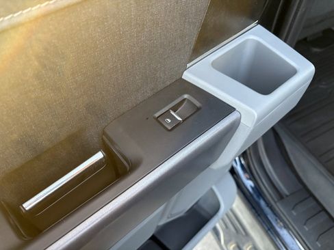 Certified 2022 Ford F150 Lightning XLT image 37