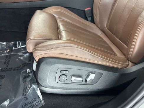 Used 2022 BMW X5 xDrive45e w/ M Sport Package AWD/4WD image 14