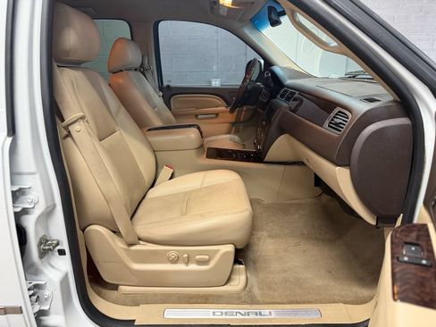Used 2012 GMC Yukon Denali AWD/4WD image 29